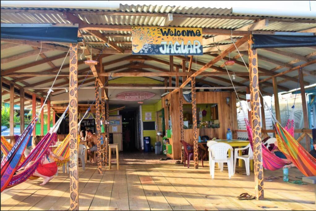 El Jaguar Hostel Bocas Town Exterior photo